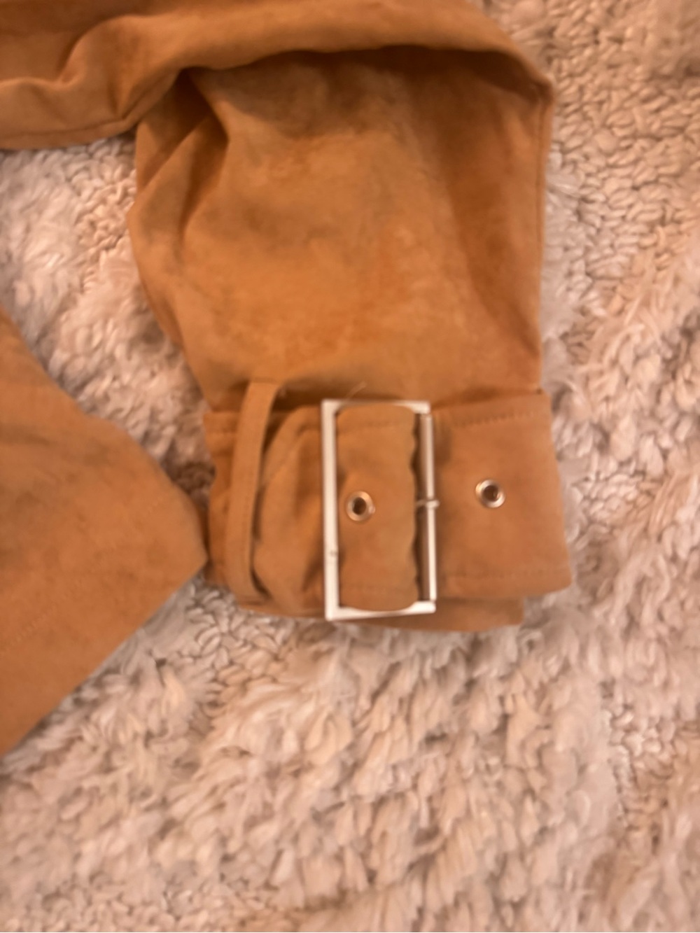 Le Lis Camel Cropped Faux Suede Jacket - Picture 5 of 5
